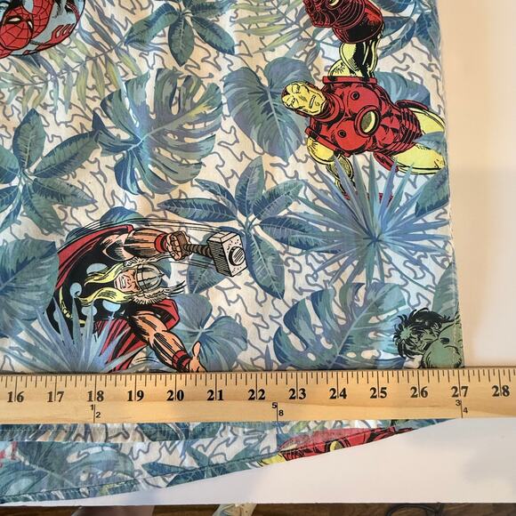 Marvel Aloha Shirt XXL Spiderman Hulk Iron Man Captain America Tropic - Picture 9 of 10